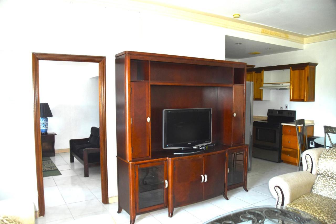 Embassy Deluxe Apartment 金斯敦 外观 照片