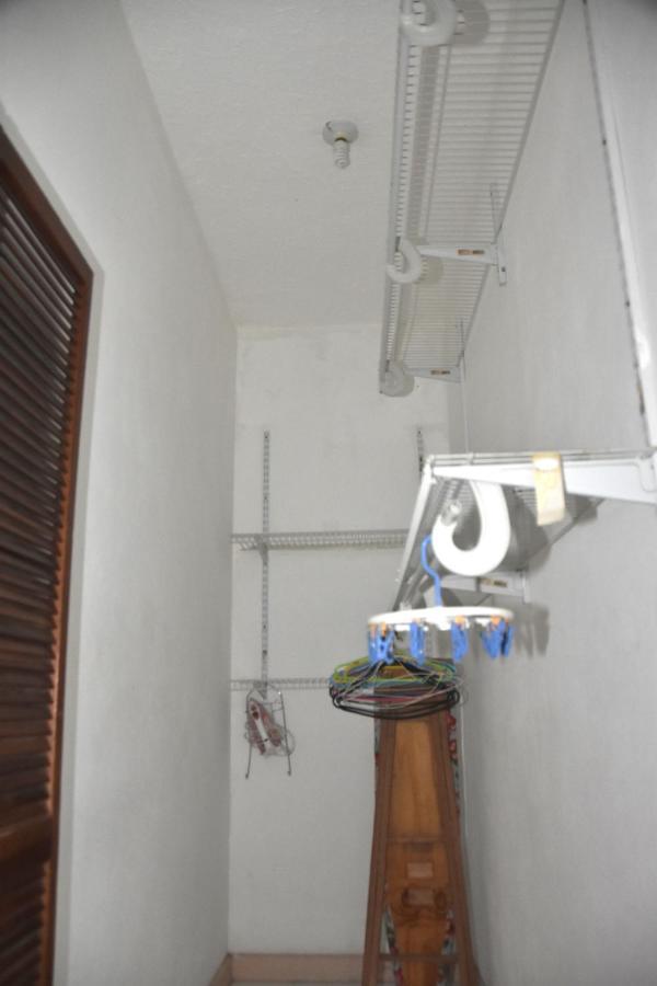 Embassy Deluxe Apartment 金斯敦 外观 照片