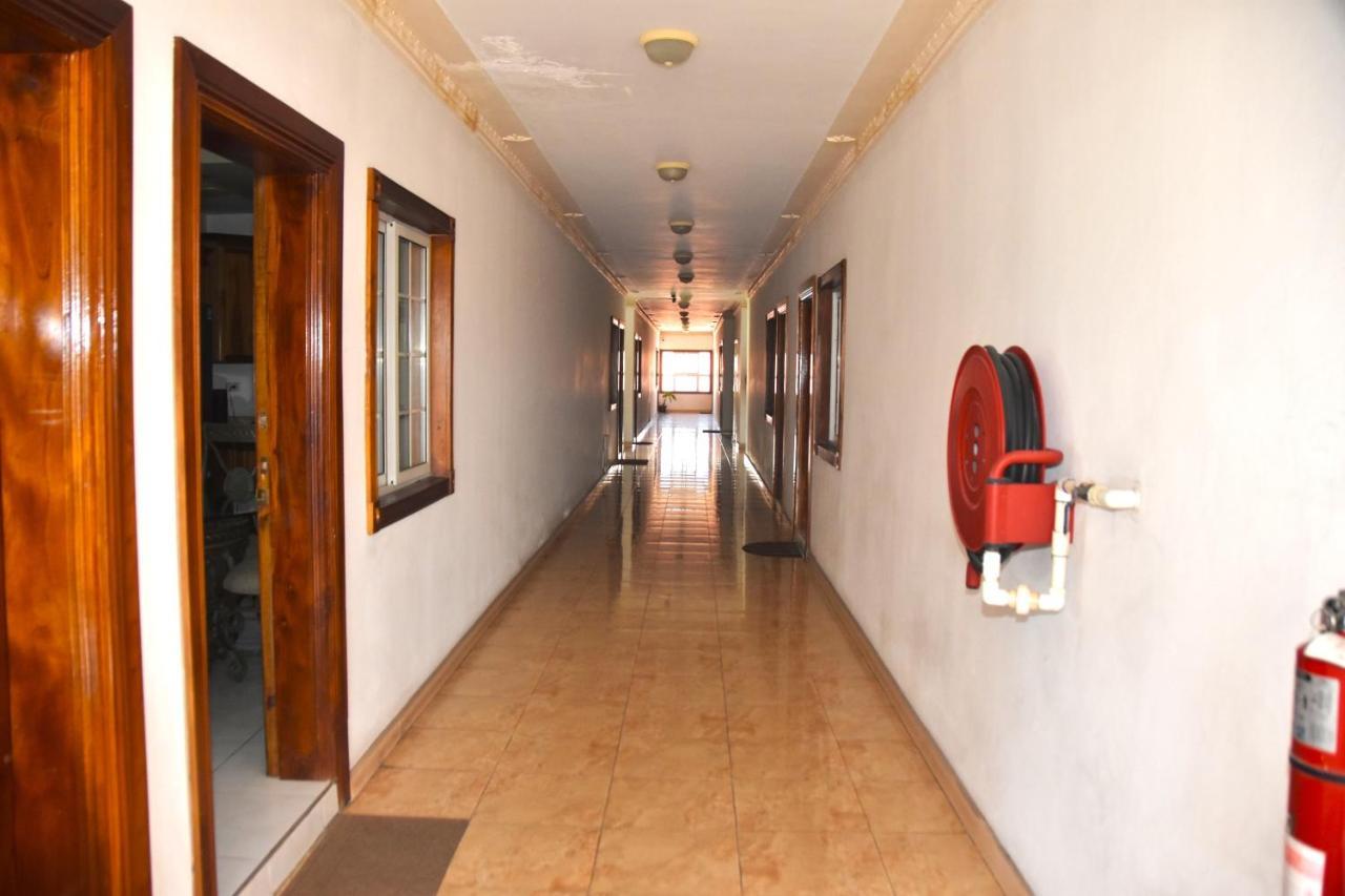 Embassy Deluxe Apartment 金斯敦 外观 照片