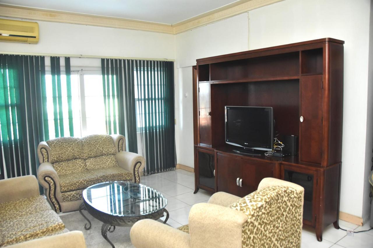 Embassy Deluxe Apartment 金斯敦 外观 照片